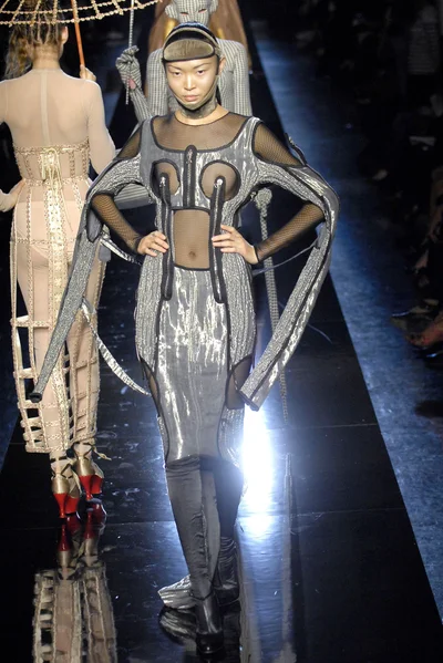 Look 19